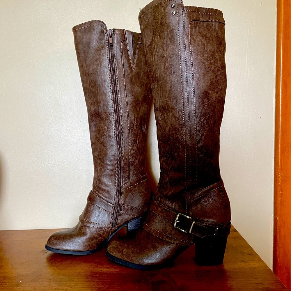 Fergalicious heeled boot